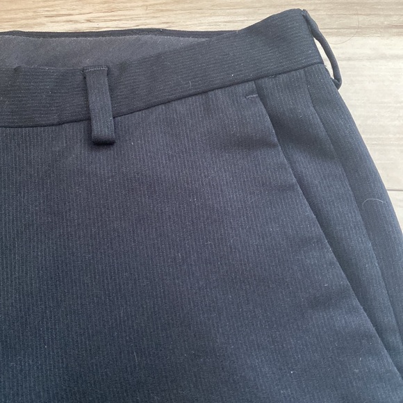 Kenneth Cole Reaction 36/30 Black Dress Pants. These are in perfect condition. - Picture 3 of 8
